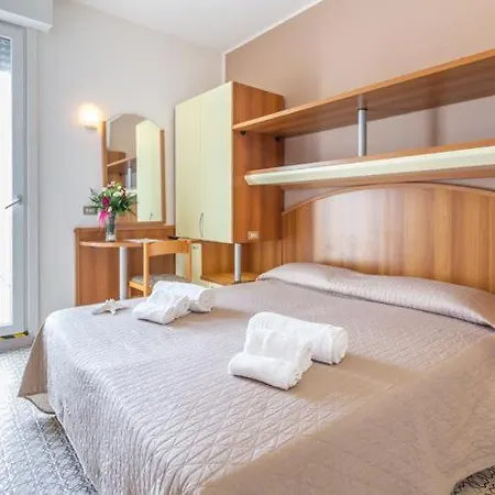 فندق Ideale Mare 3*