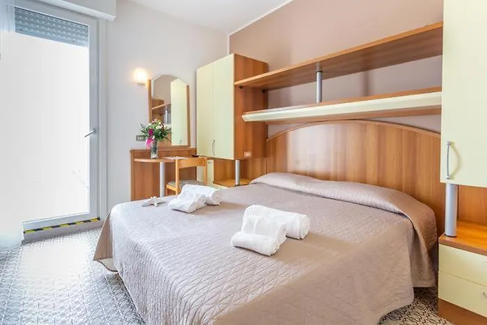 Hotel Ideale Mare 3*